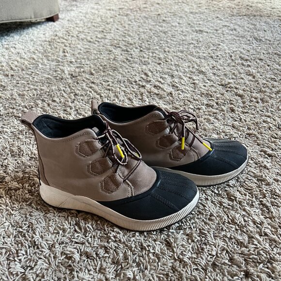 NEW Sorel Out N About Boots Taupe Womens Size 9 - Picture 2 of 5